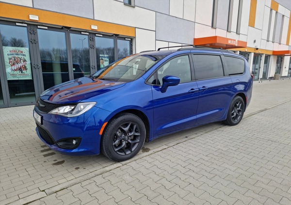 Chrysler Pacifica cena 114900 przebieg: 68000, rok produkcji 2020 z Tarnów małe 211